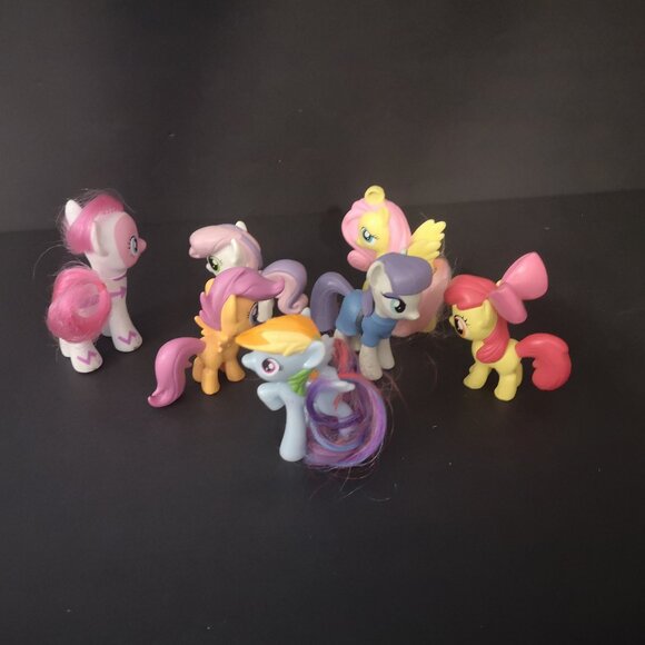 A Collection of 7 My Little Pony Figurines Approximate 2" to 3" Tall - Picture 1 of 12